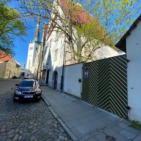 Old Town Lai Street With Private Parking * Tallinn